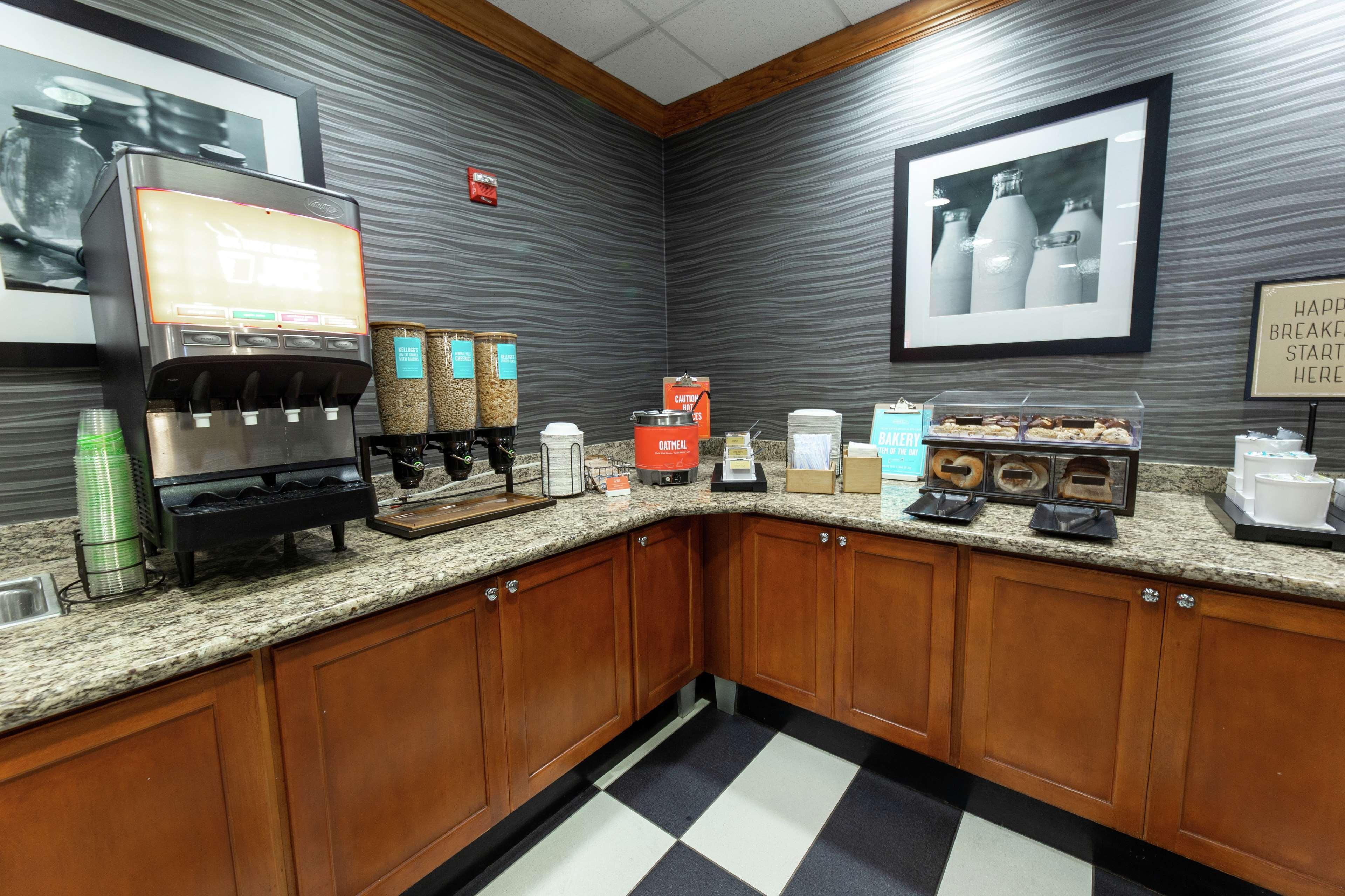 Hampton Inn & Suites Jacksonville Deerwood Park Ngoại thất bức ảnh