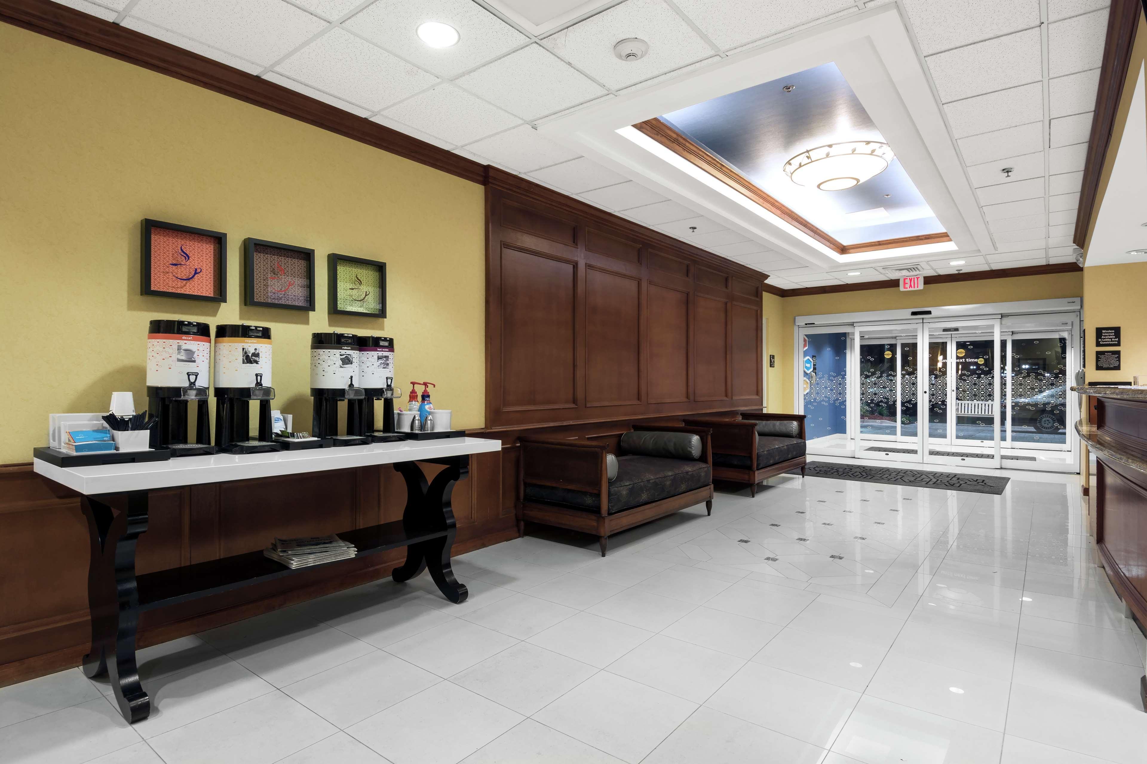 Hampton Inn & Suites Jacksonville Deerwood Park Ngoại thất bức ảnh