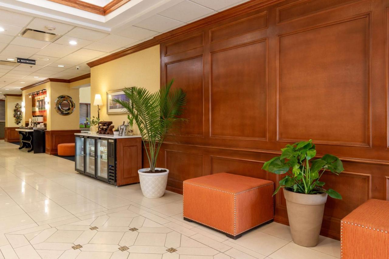 Hampton Inn & Suites Jacksonville Deerwood Park Ngoại thất bức ảnh