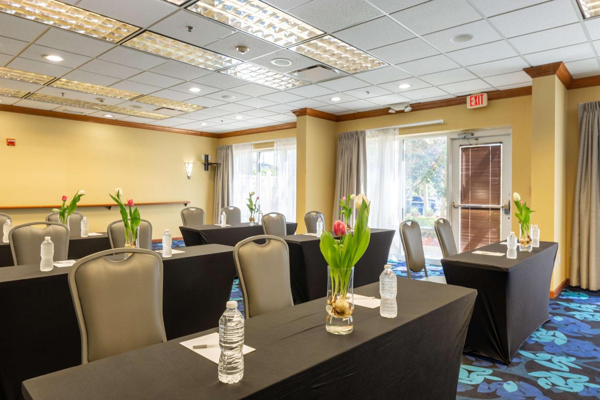 Hampton Inn & Suites Jacksonville Deerwood Park Ngoại thất bức ảnh