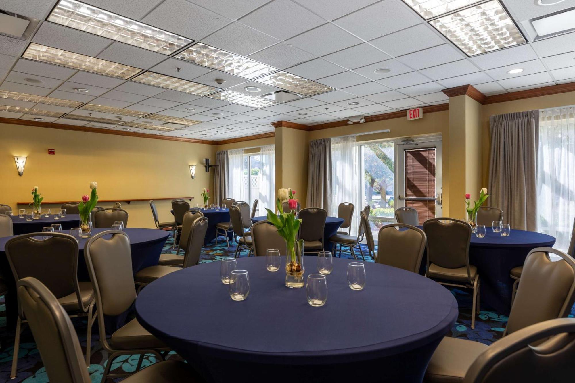 Hampton Inn & Suites Jacksonville Deerwood Park Ngoại thất bức ảnh
