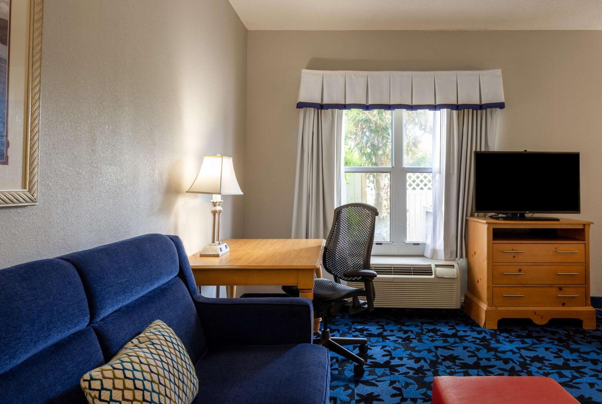 Hampton Inn & Suites Jacksonville Deerwood Park Ngoại thất bức ảnh